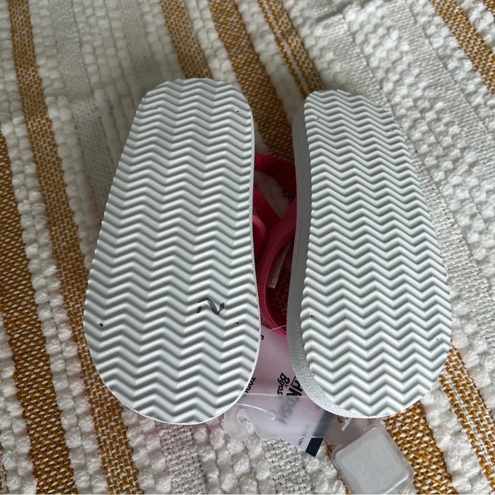 OshKosh B'Gosh Heart‎ Flip Flops Toddler S (5/6)